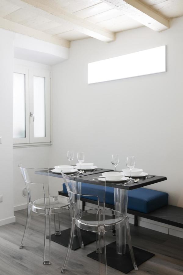 Blue Sapphire Como Cozy Flat In Center Of Cityアパートメント エクステリア 写真