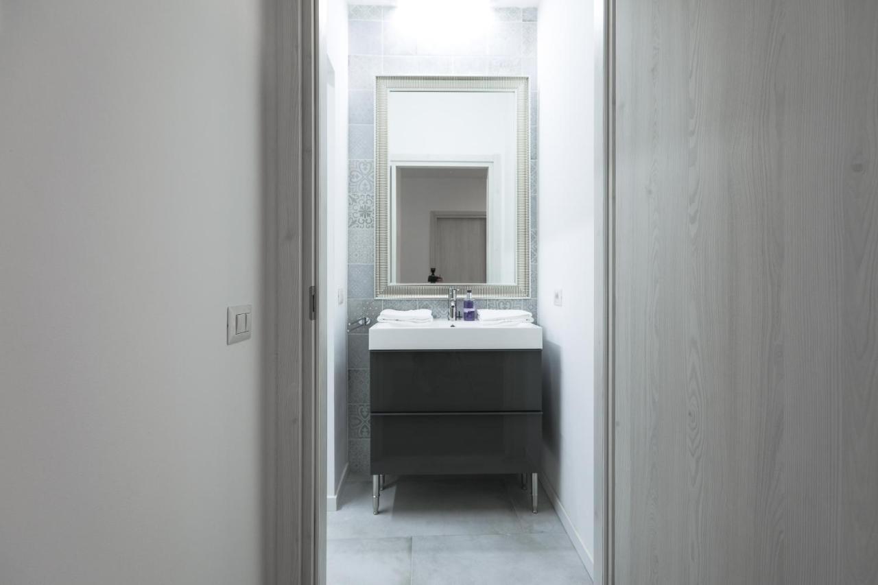 Blue Sapphire Como Cozy Flat In Center Of Cityアパートメント エクステリア 写真